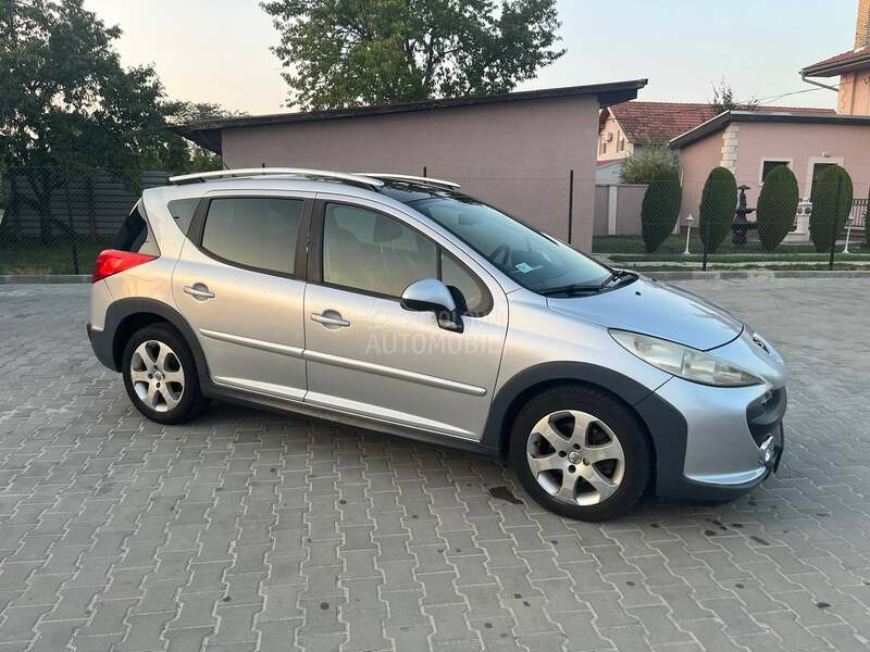 Peugeot 207 OUTDOOR//TOOP