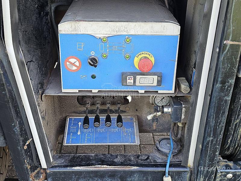 Mercedes Benz 1927 PLATFORMA 32m