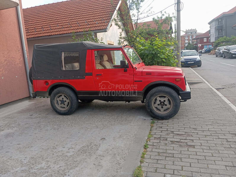 Suzuki SJ Samurai 