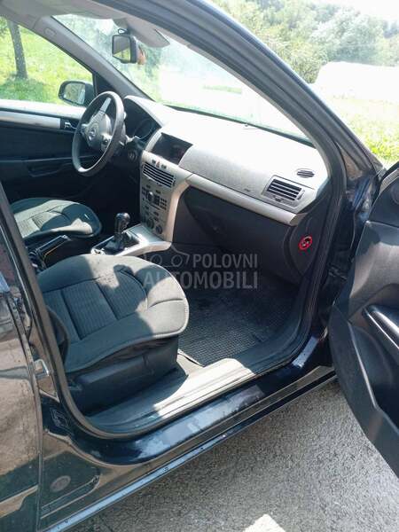 Opel Astra H 