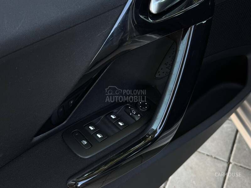 Peugeot 208 ALLURE LED