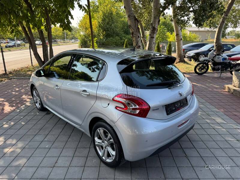 Peugeot 208 ALLURE LED