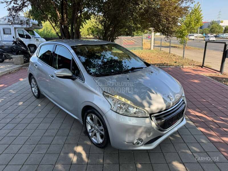 Peugeot 208 ALLURE LED