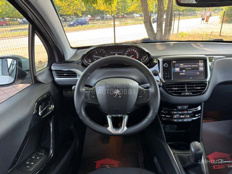 Peugeot 208 ALLURE LED