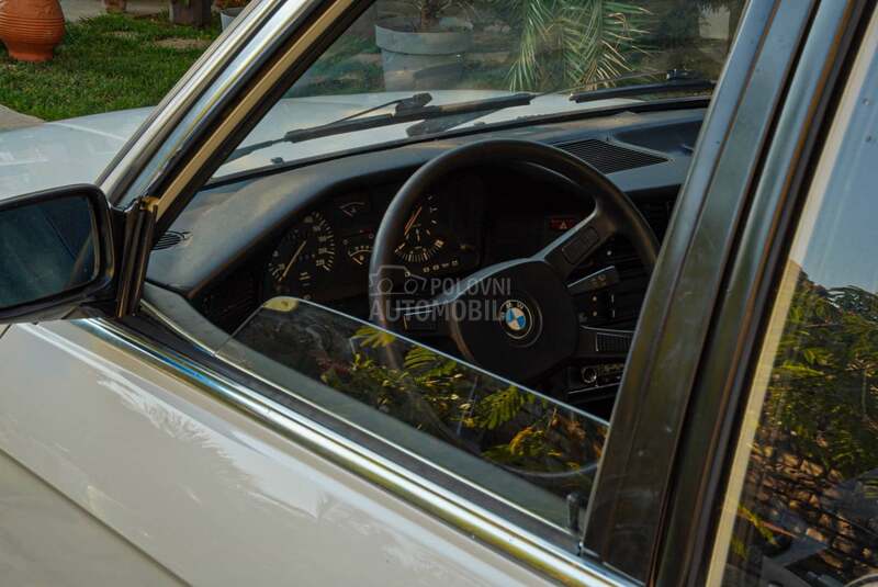 BMW 518 e28