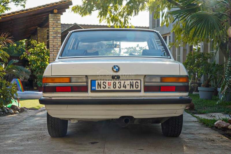 BMW 518 e28