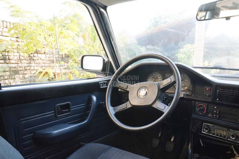BMW 518 e28