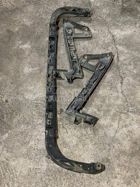 Drzaci, nosaci zadnjeg branika