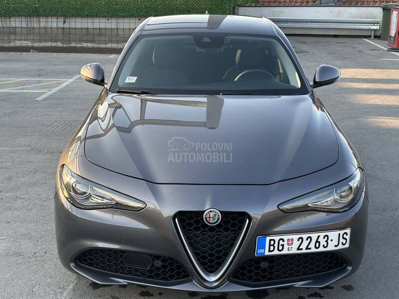 Alfa Romeo Giulia 2.2 180 SUPER