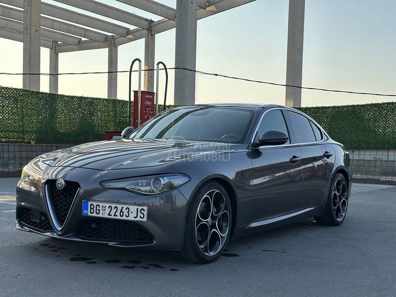 Alfa Romeo Giulia 2.2 180 SUPER