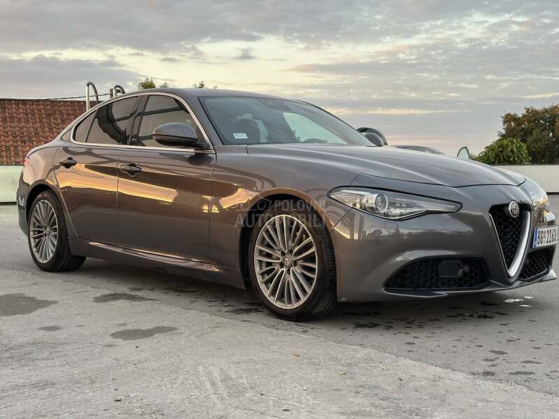 Alfa Romeo Giulia 2.2 180 SUPER