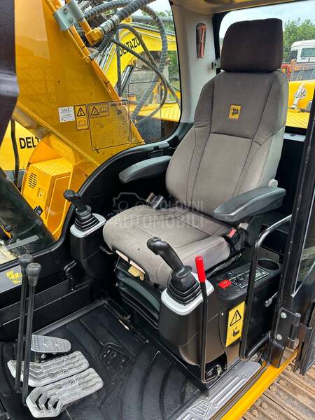 JCB JS210LC