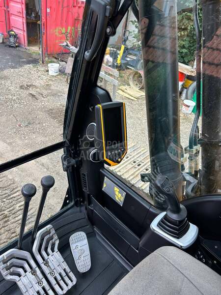 JCB JS210LC