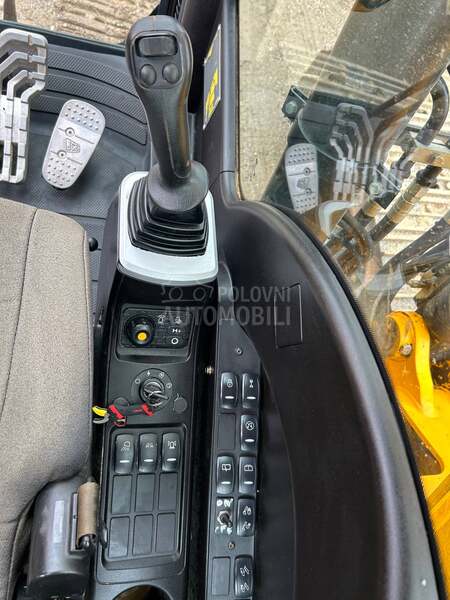 JCB JS210LC