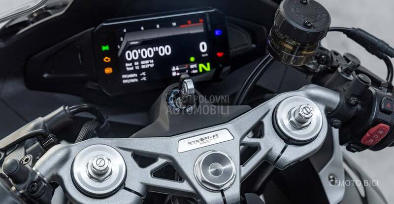 CFMOTO CF 675 SR-R