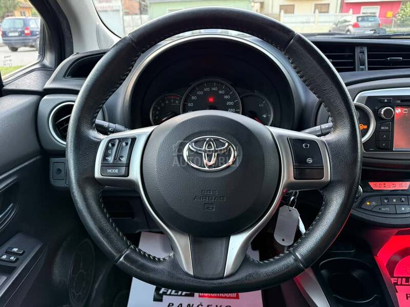 Toyota Yaris 1.0 VVTI NA.VI