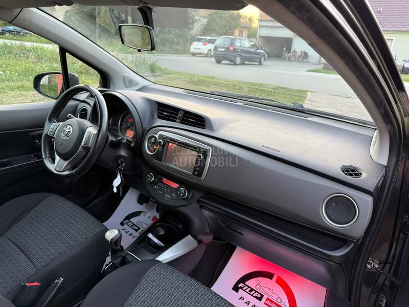 Toyota Yaris 1.0 VVTI NA.VI