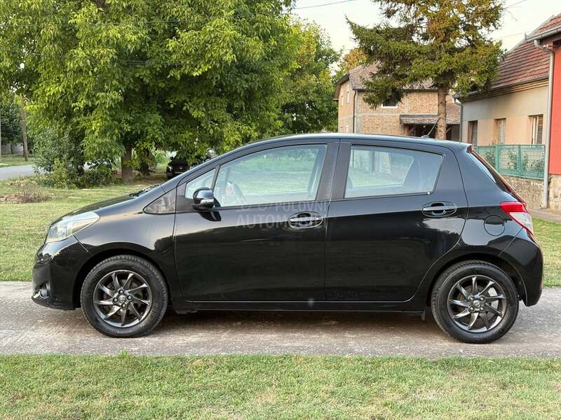 Toyota Yaris 1.0 VVTI NA.VI