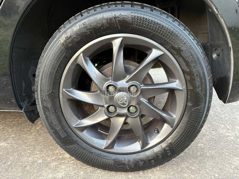Toyota Yaris 1.0 VVTI NA.VI