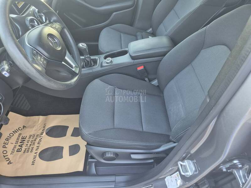 Mercedes Benz B 180 CDI     N.A.V.I