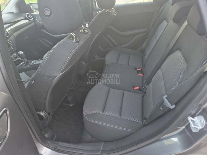 Mercedes Benz B 180 CDI     N.A.V.I
