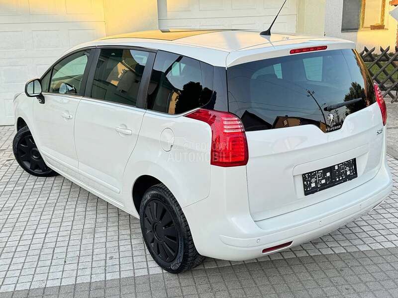 Peugeot 5008 ALLURE/PANO/NAV/LED