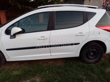 polustranica,stub za Peugeot 207 od 2006. do 2009. god.