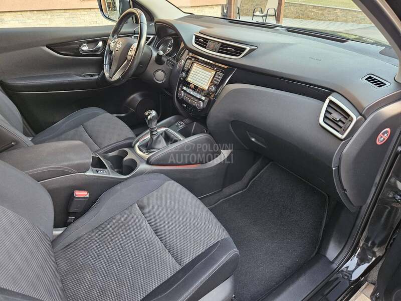 Nissan Qashqai 1.6 b