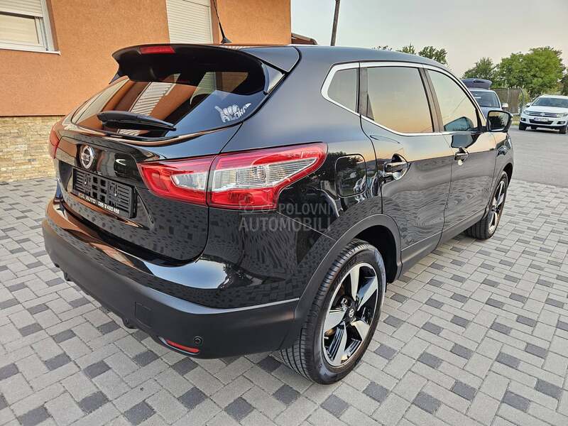 Nissan Qashqai 1.6 b