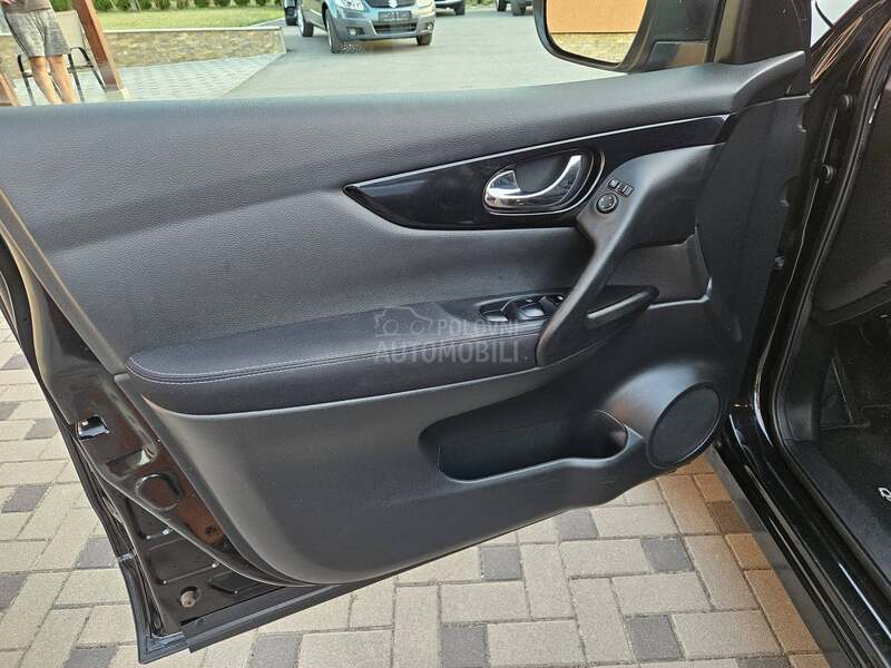 Nissan Qashqai 1.6 b