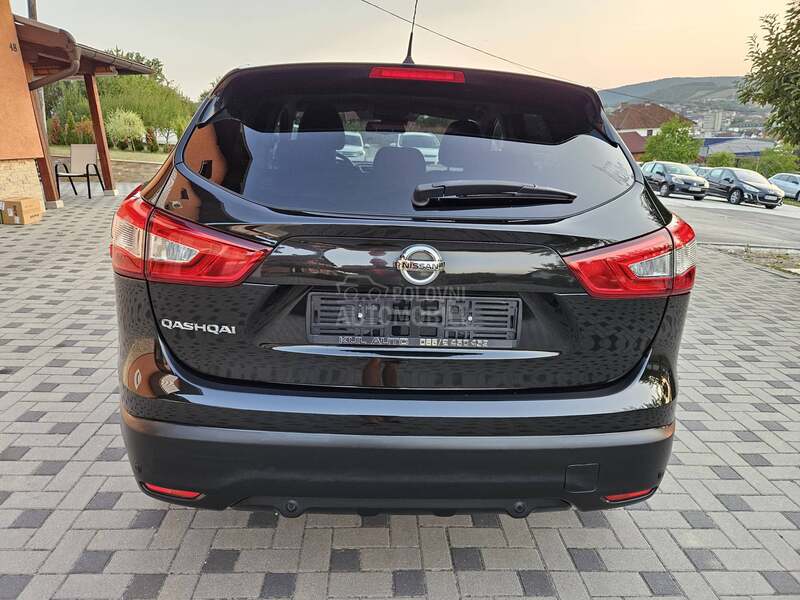 Nissan Qashqai 1.6 b