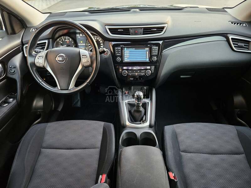 Nissan Qashqai 1.6 b