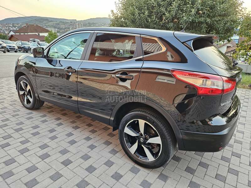 Nissan Qashqai 1.6 b
