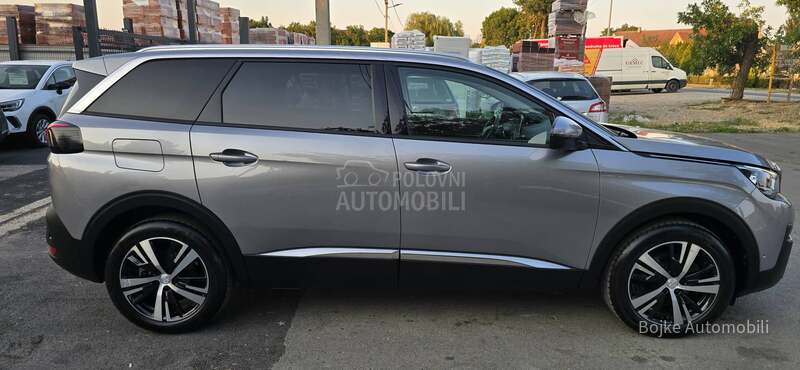 Peugeot 5008 1.5HDI ALLURE