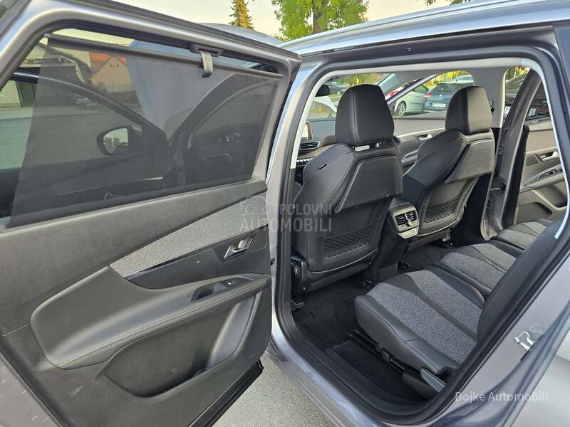 Peugeot 5008 1.5HDI ALLURE