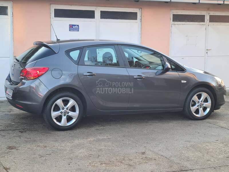 Opel Astra J 1.7cdti ENJOY