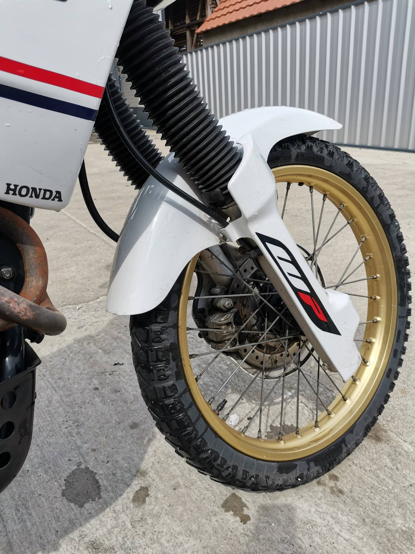 Honda Dominator 650