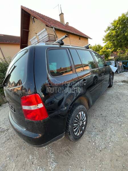 Volkswagen Touran 2.0 tdi DSG