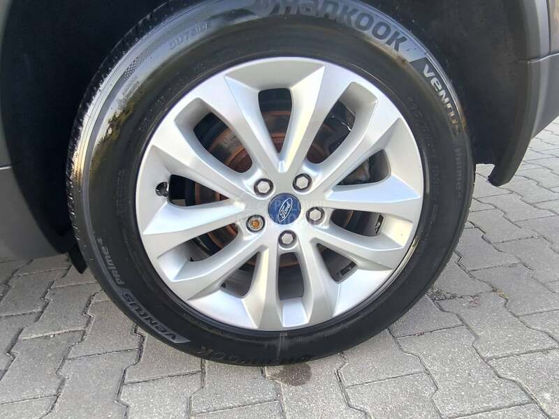 Ford Kuga TITANIJUM