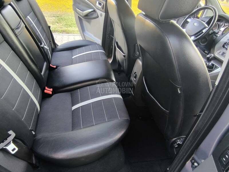 Ford Kuga TITANIJUM