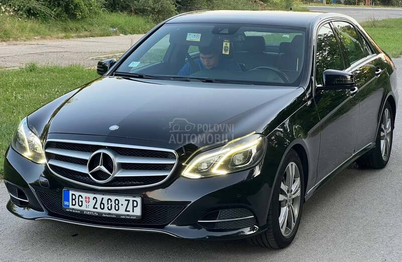 Mercedes Benz E 220 Avangar AUTO ZA KUĆU
