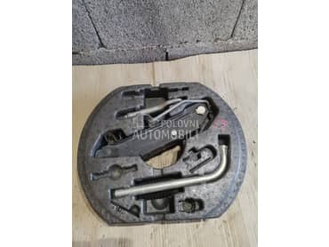 Set za rezervni tocak za Volkswagen Golf 5