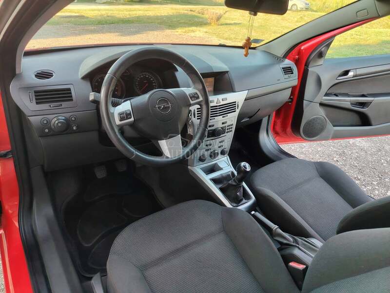 Opel Astra H 1.4 GTC