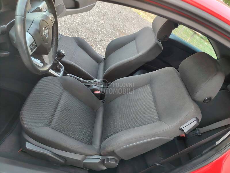 Opel Astra H 1.4 GTC