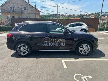 Porsche Cayenne kupljen nov u srb
