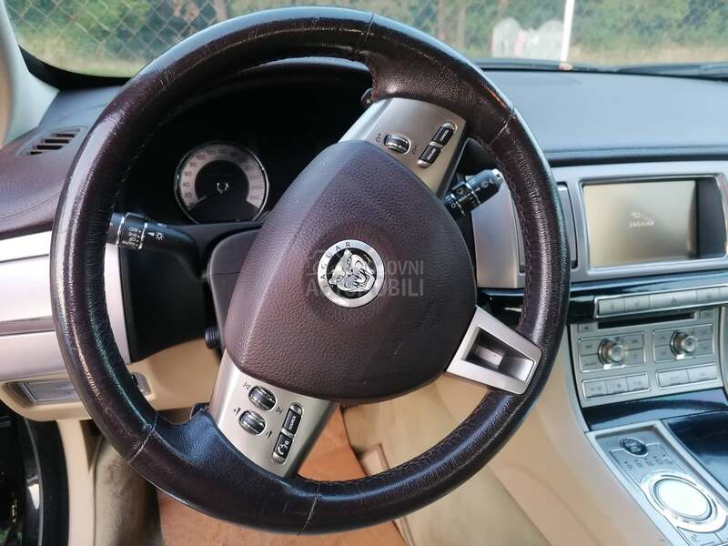 Jaguar XF 2.7D