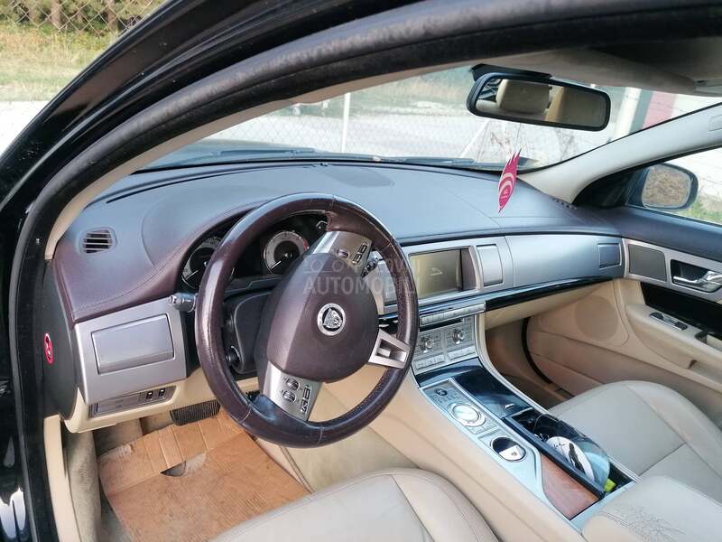 Jaguar XF 2.7D