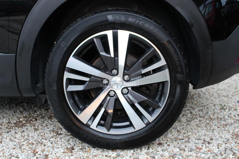 Peugeot 3008 1.5 ALLURE