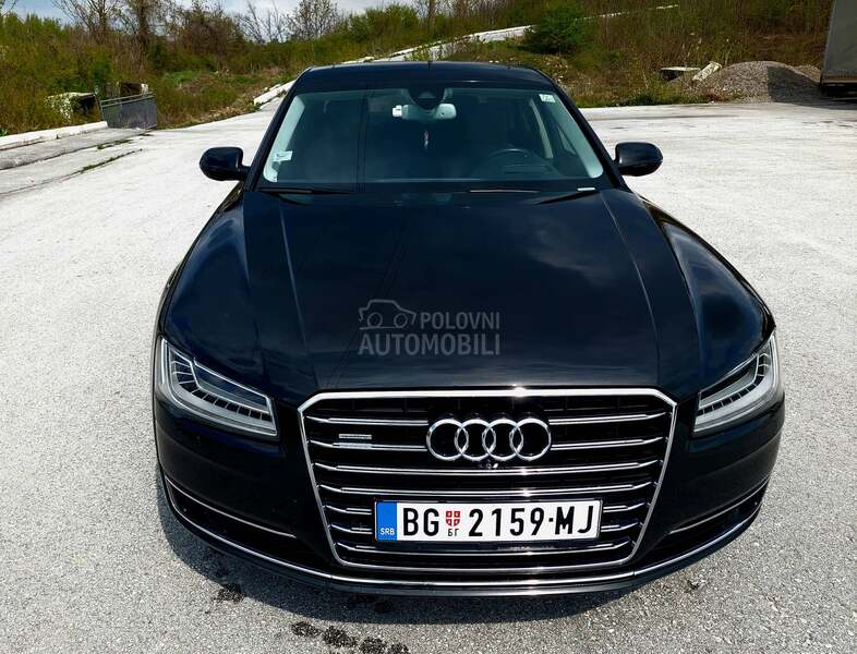 Audi A8 3xTV