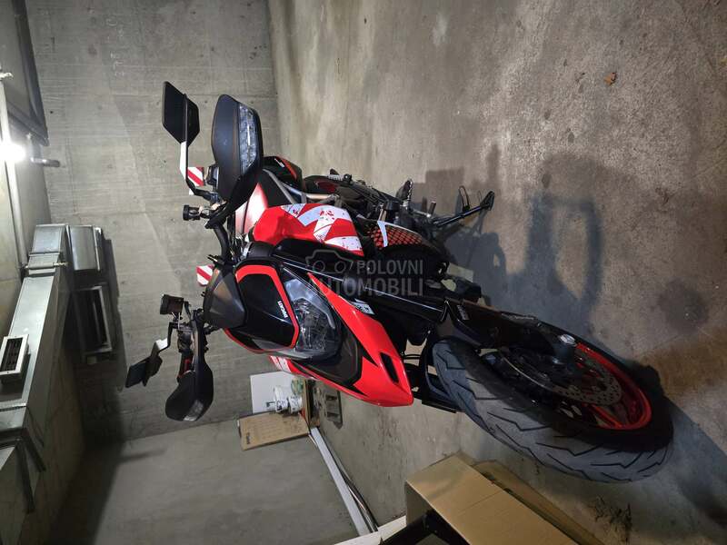 Ducati HYPEMOTARD